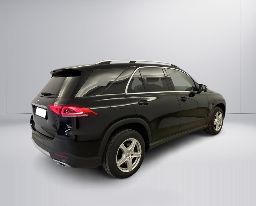 Mercedes-Benz GLE 300d 4MATIC (2)