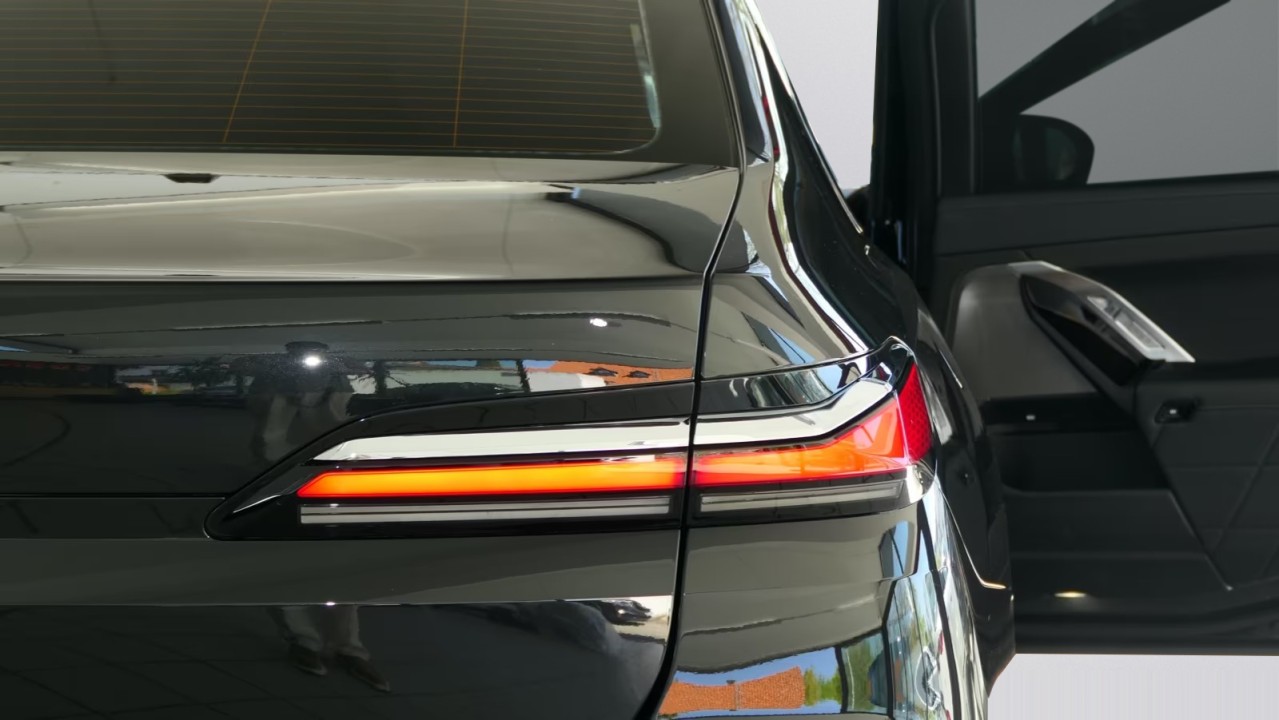 BMW Seria 7 xDrive740d M Sport - foto 33