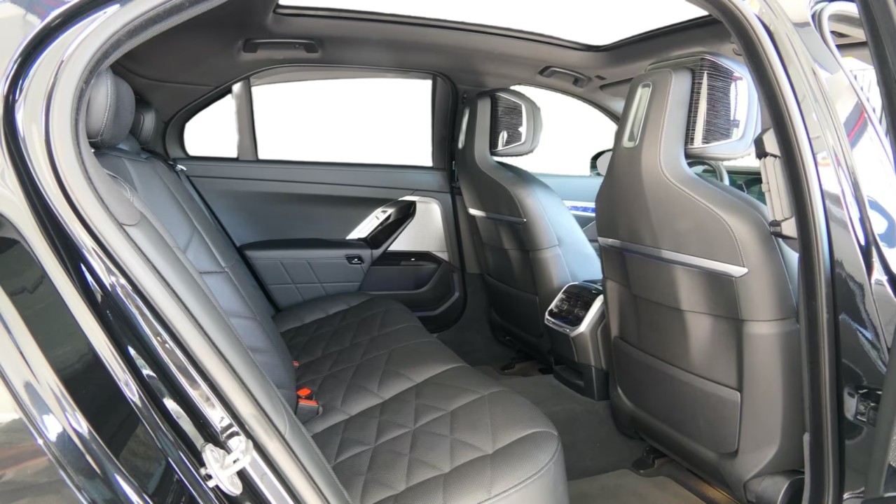 BMW Seria 7 xDrive740d M Sport - foto 25