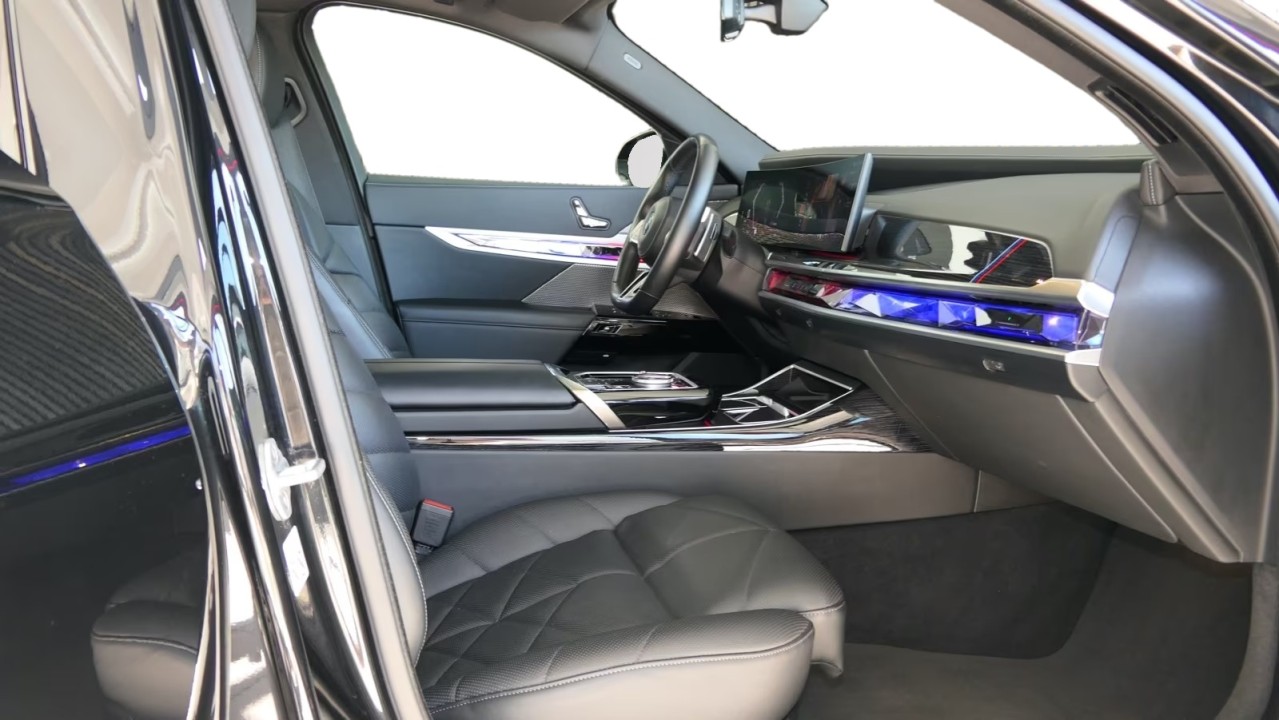 BMW Seria 7 xDrive740d M Sport - foto 19