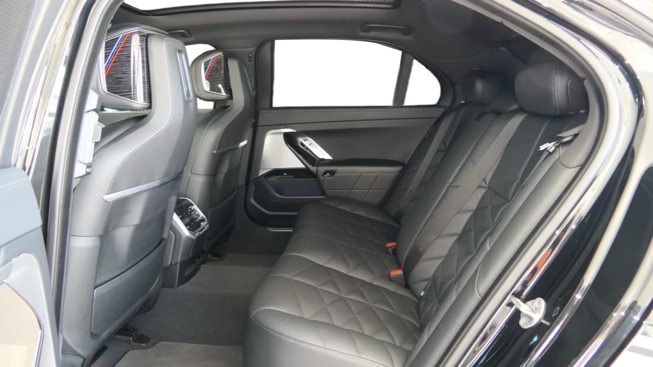 BMW Seria 7 xDrive740d M Sport - foto 26