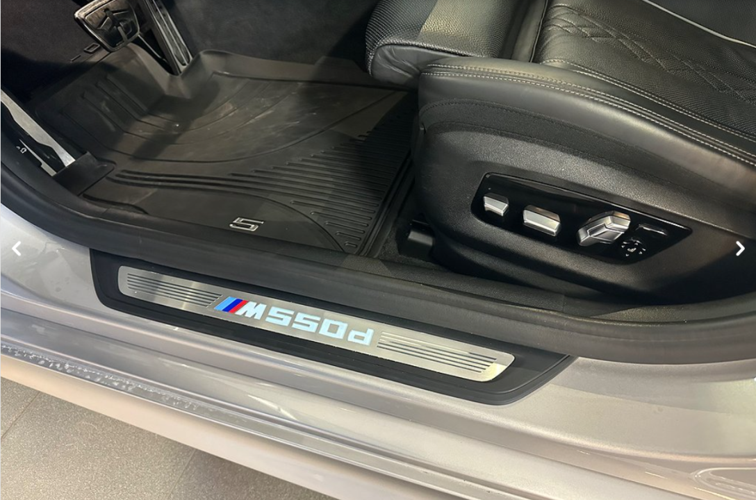BMW Seria 5 M550d xDrive Sedan Ultimate Edition - foto 10