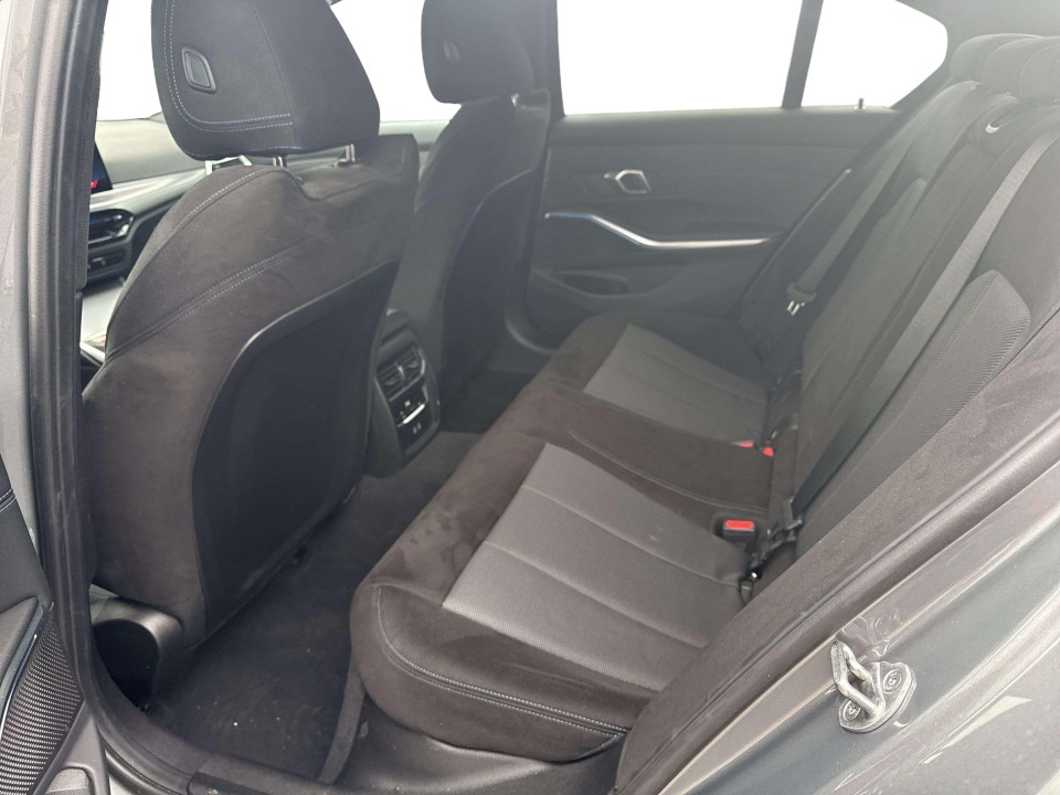 BMW Seria 3 320i - foto 9