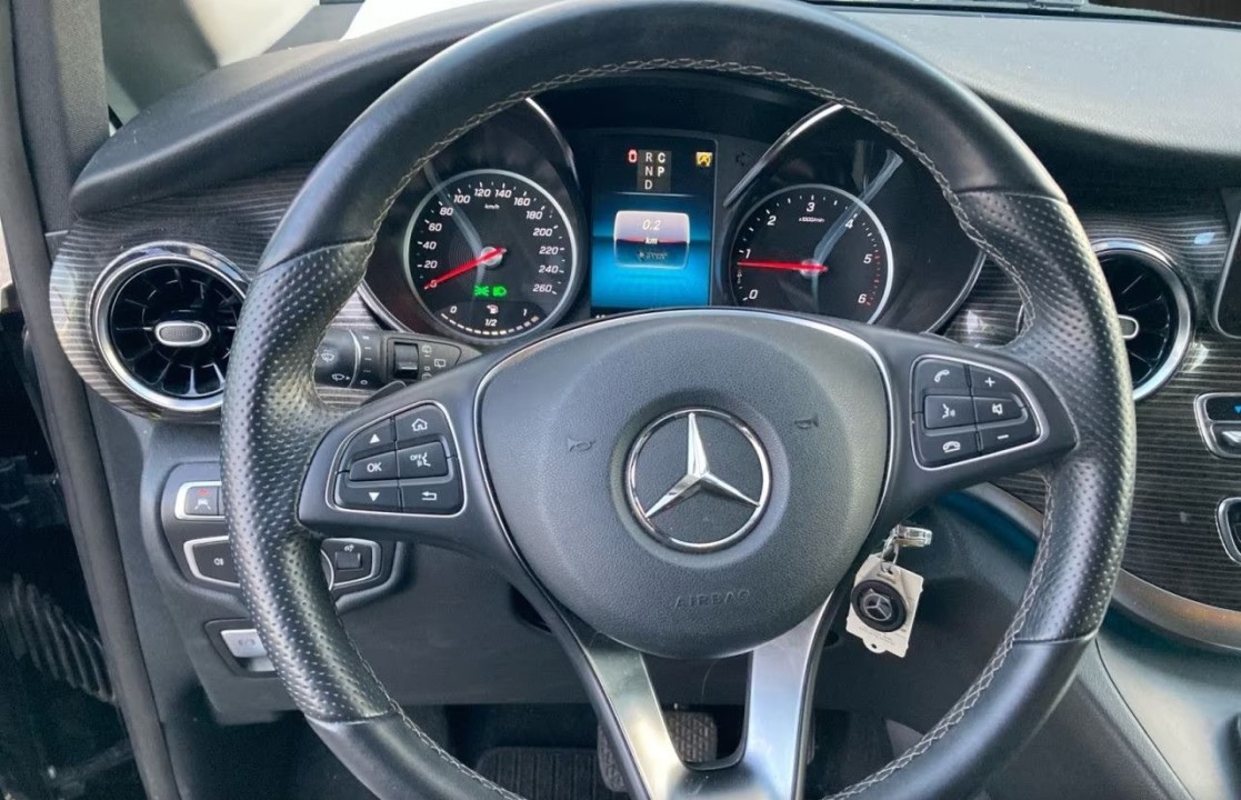Mercedes-Benz V 220d - foto 11