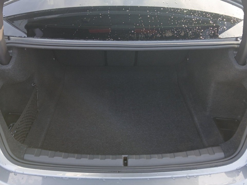 BMW Seria 3 320i - foto 12