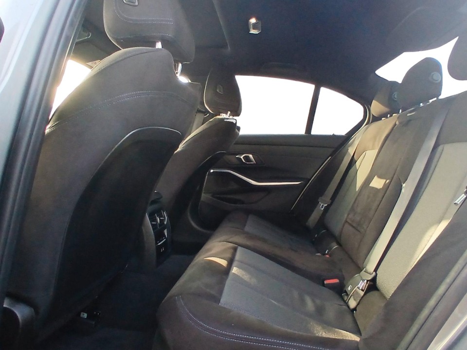 BMW Seria 3 320i - foto 9