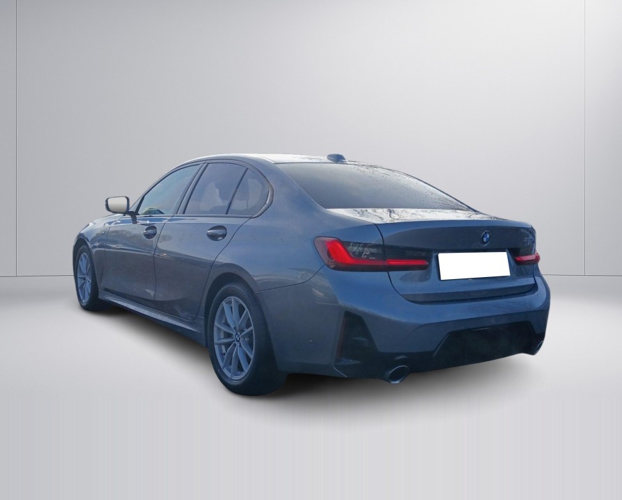 BMW Seria 3 320i (3)
