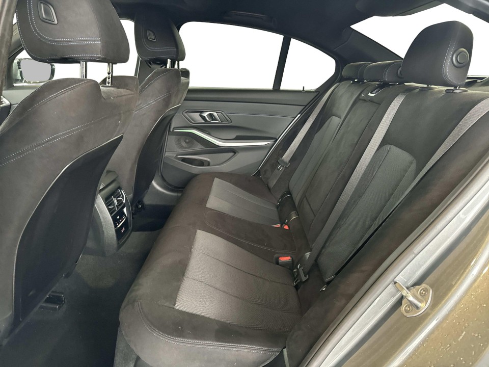 BMW Seria 3 320d - foto 9