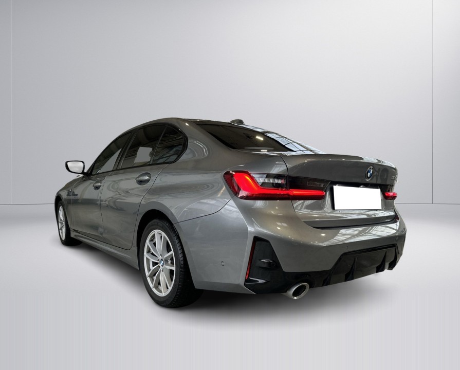 BMW Seria 3 320d (4)