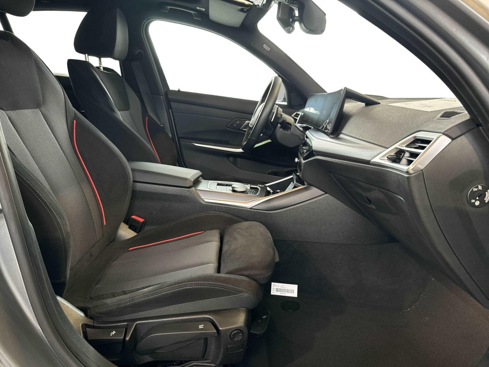 BMW Seria 3 320d - foto 11