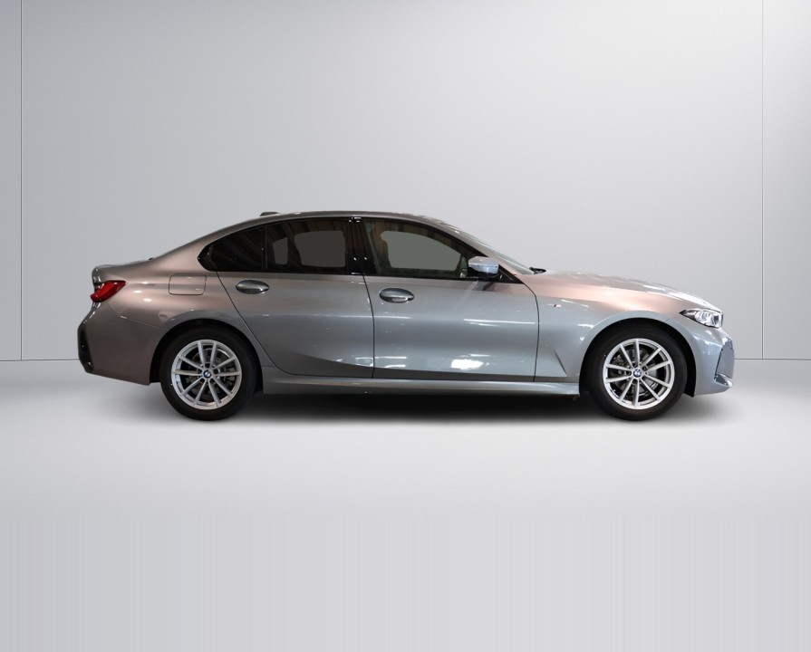 BMW Seria 3 320d (2)