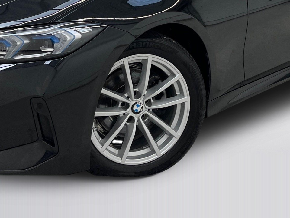 BMW Seria 3 xDrive320d - foto 11