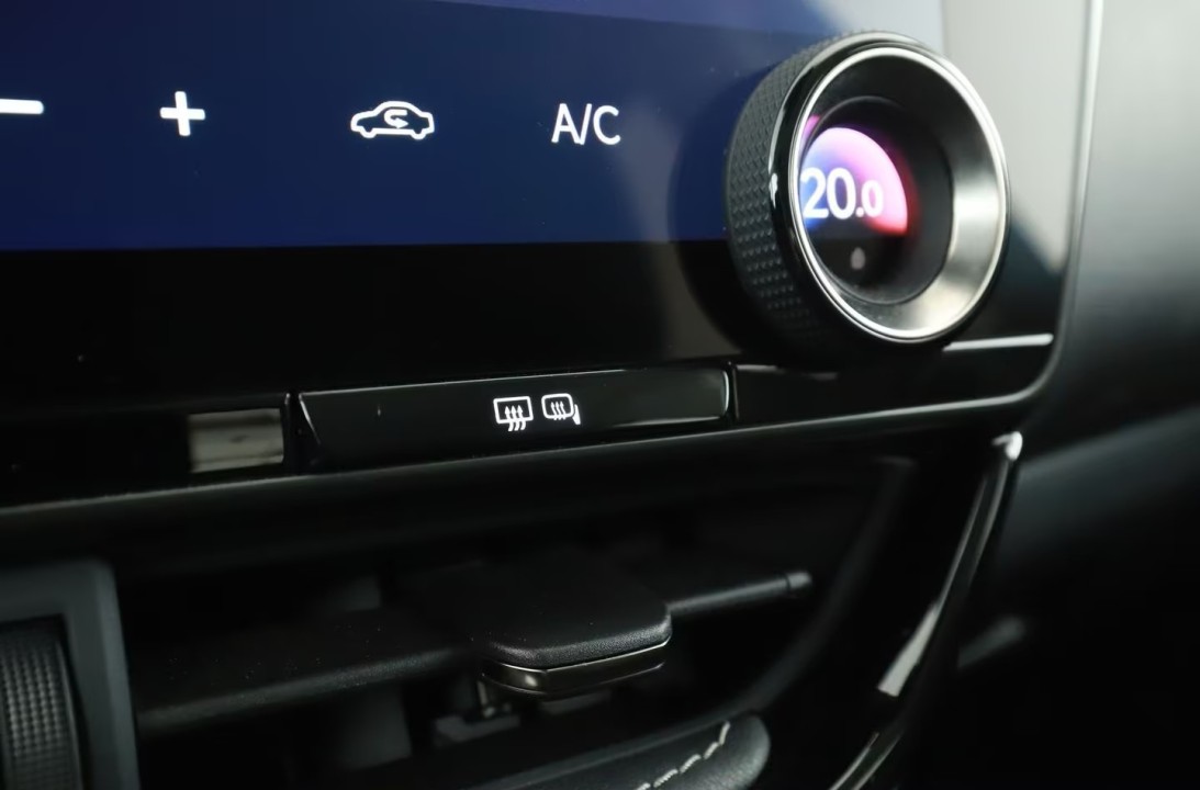 Lexus Seria NX 450h+ - foto 21