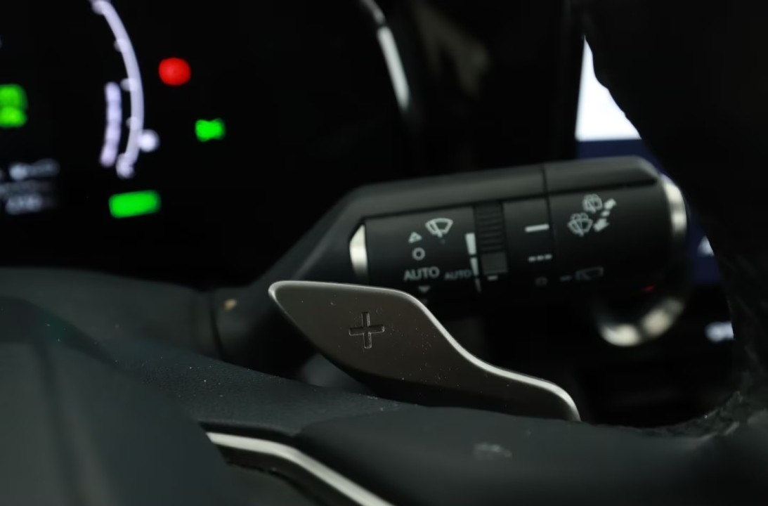 Lexus Seria NX 450h+ - foto 28