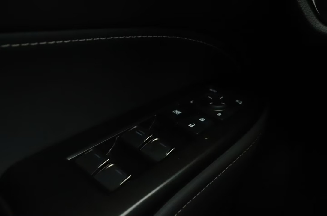 Lexus Seria NX 450h+ - foto 30