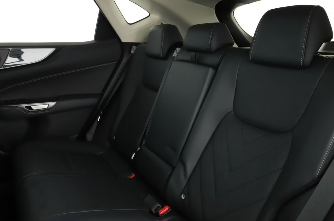 Lexus Seria NX 450h+ - foto 10