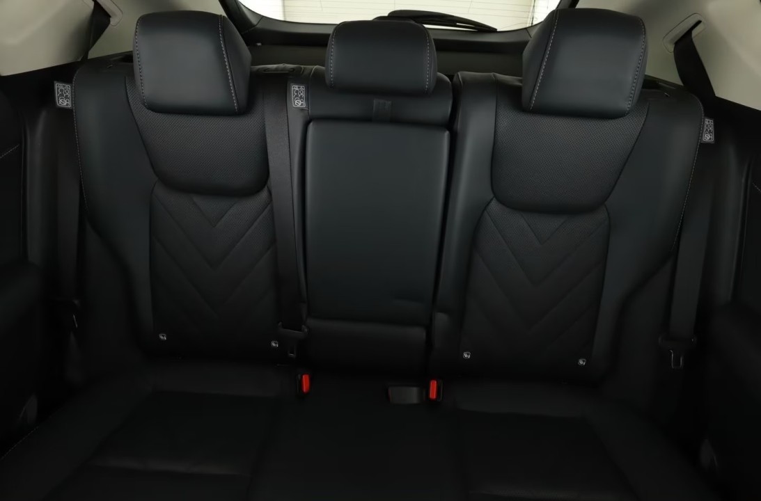 Lexus Seria NX 450h+ - foto 11