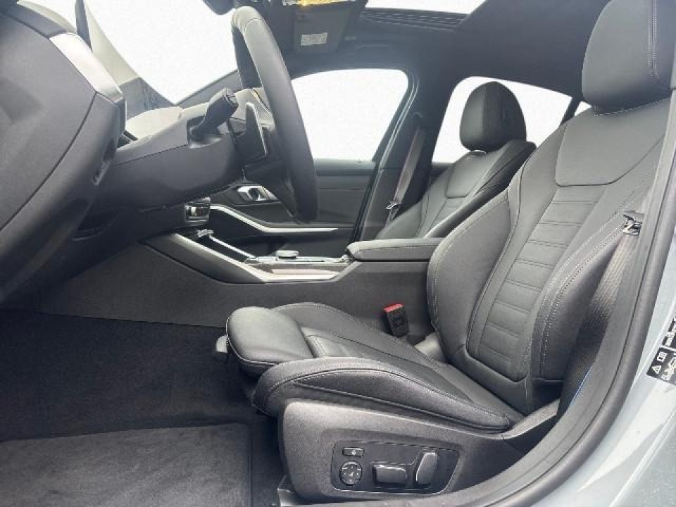 BMW Seria 3 330d xDrive M-Sport - foto 10