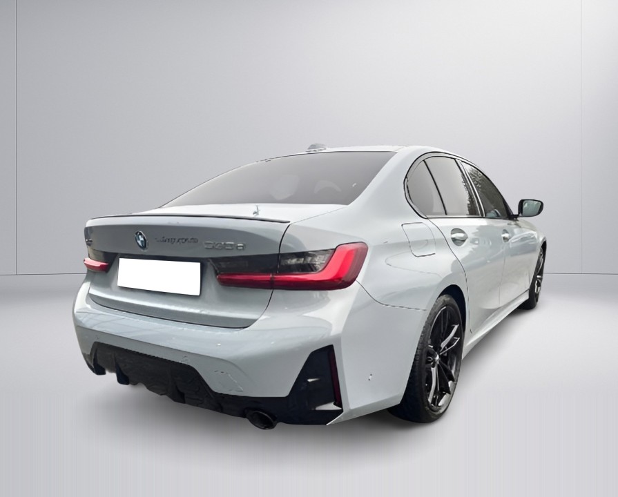 BMW Seria 3 330d xDrive M-Sport (2)