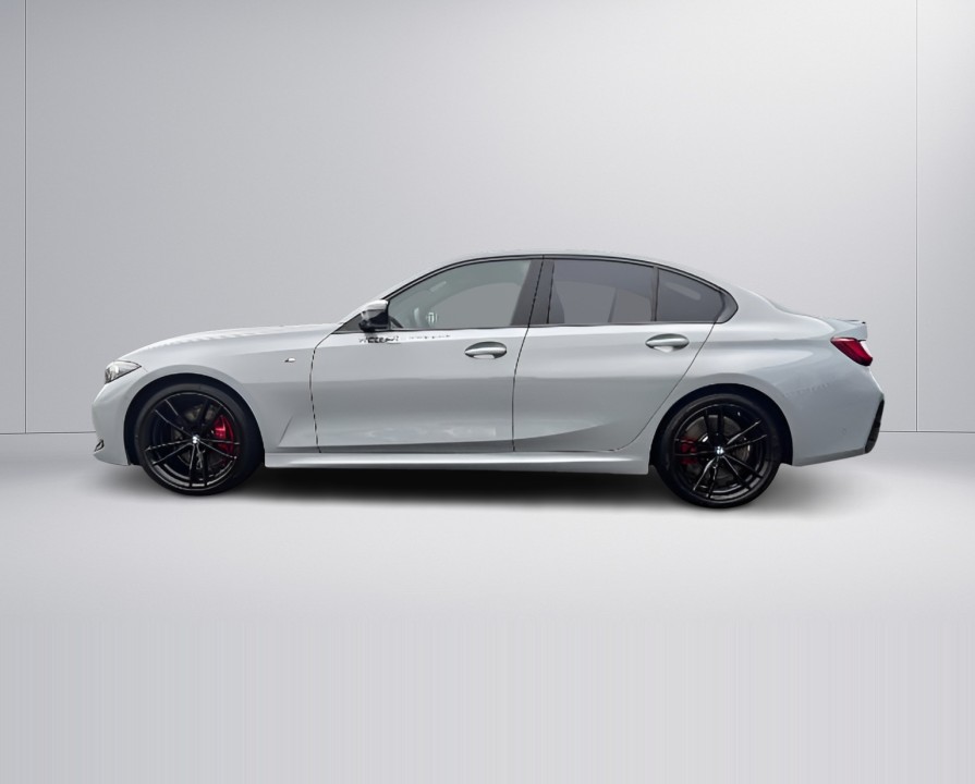 BMW Seria 3 330d xDrive M-Sport (4)