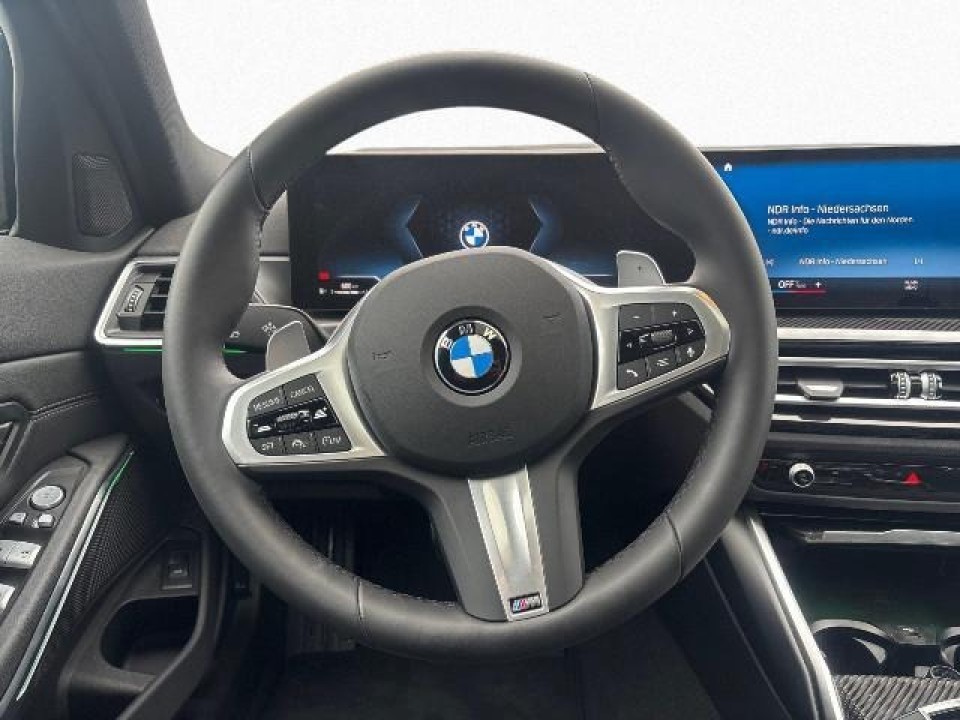 BMW Seria 3 330d xDrive M-Sport - foto 6