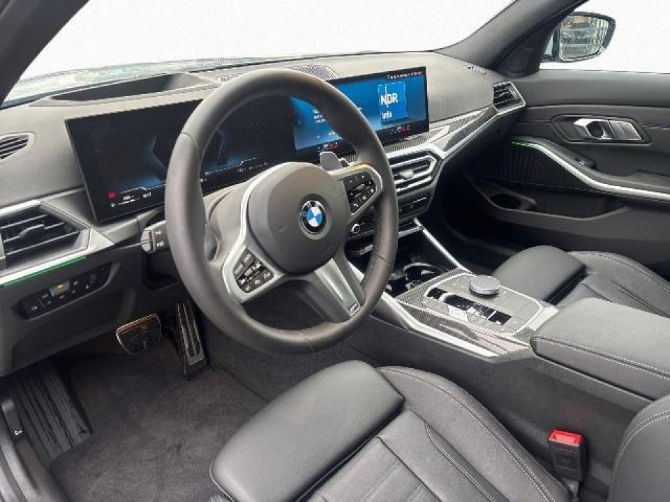 BMW Seria 3 330d xDrive M-Sport - foto 8