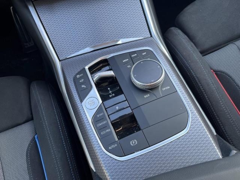 BMW Seria 3 320d xDrive - foto 10