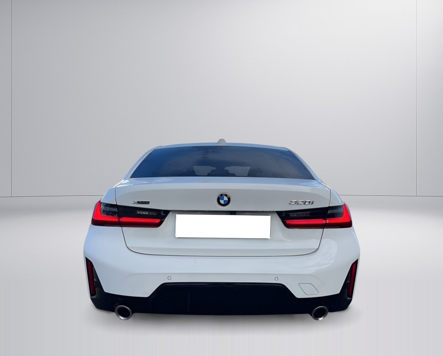BMW Seria 3 320i xDrive (3)
