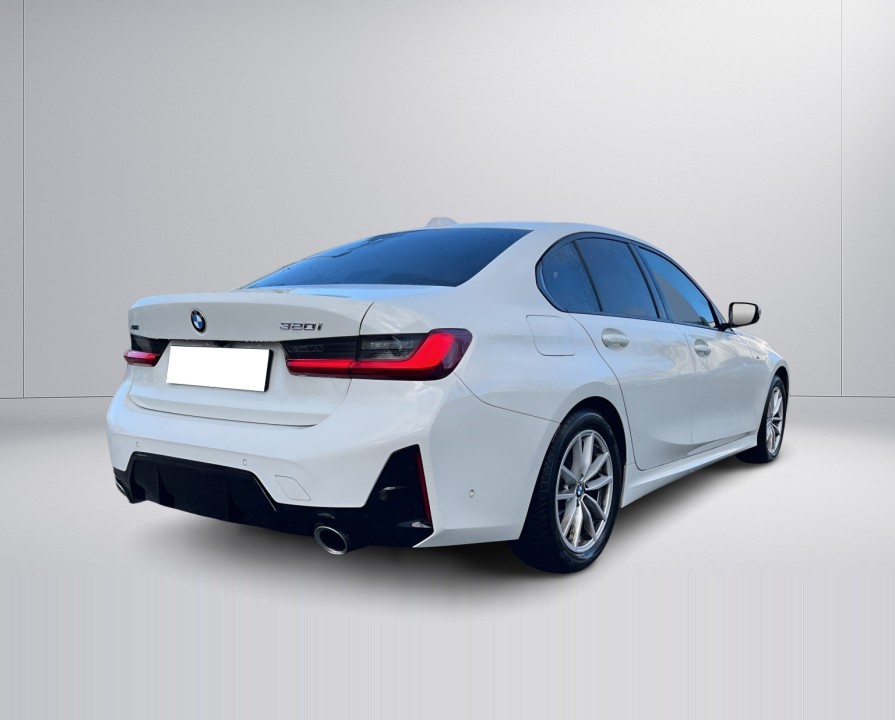 BMW Seria 3 320i xDrive (2)