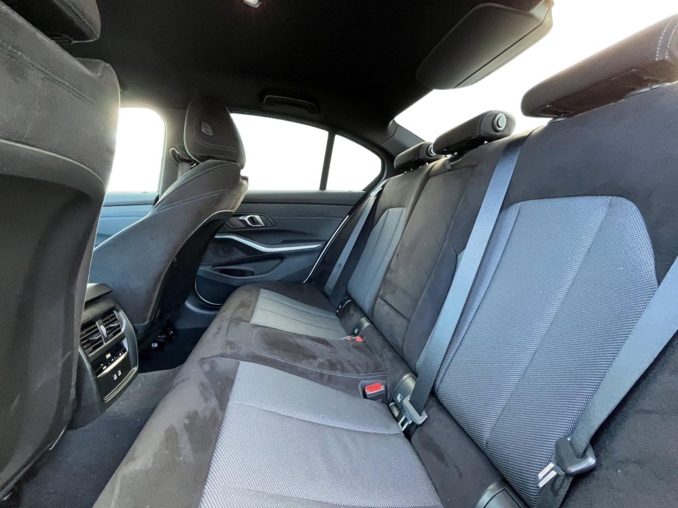 BMW Seria 3 320i xDrive - foto 10