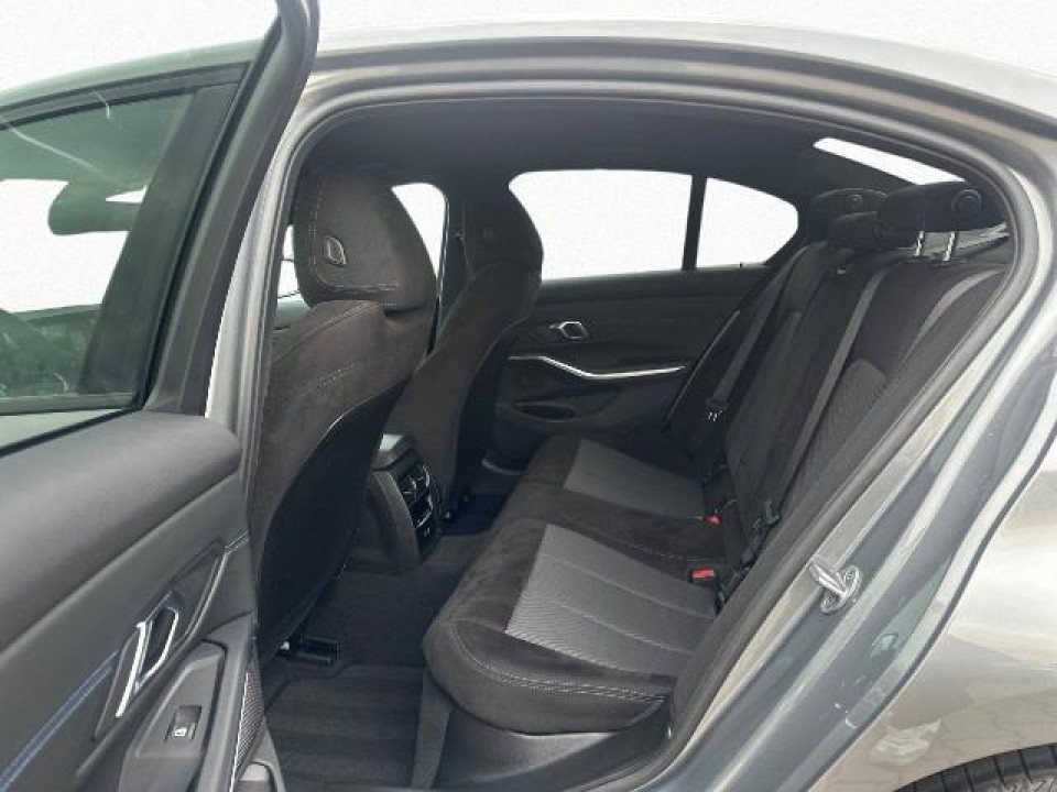 BMW Seria 3 320d xDrive - foto 10
