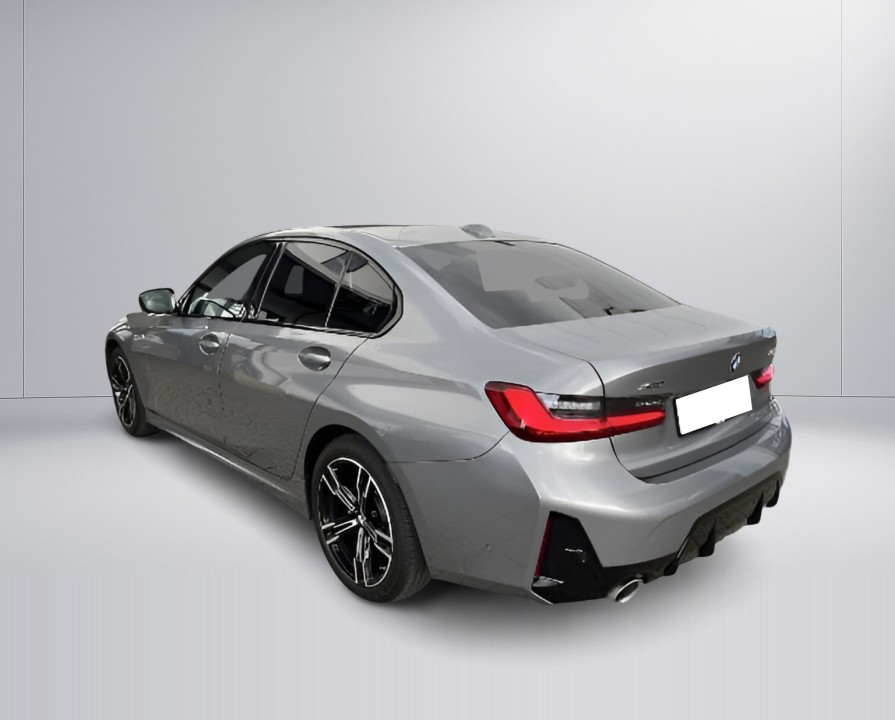 BMW Seria 3 320d xDrive (2)