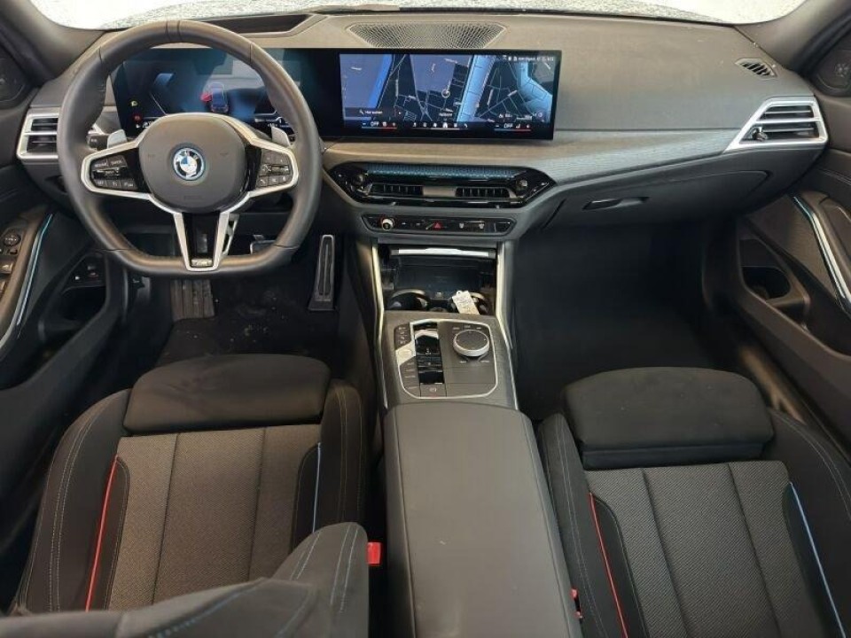 BMW Seria 3 330e - foto 6