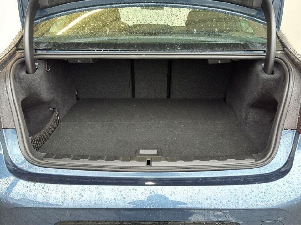 BMW Seria 3 330e - foto 9