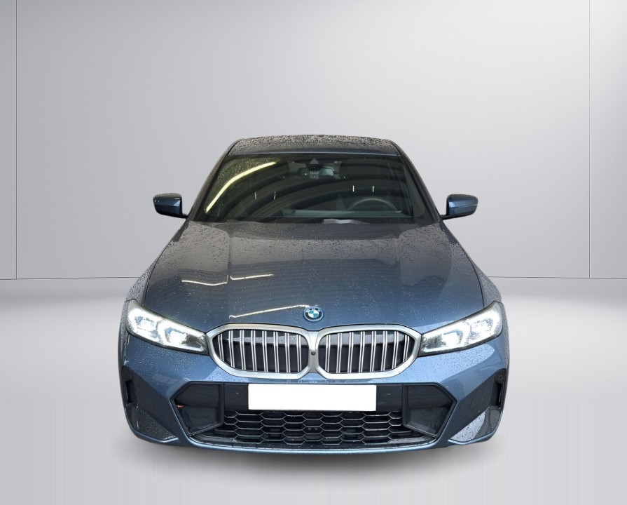 BMW Seria 3 330e (2)