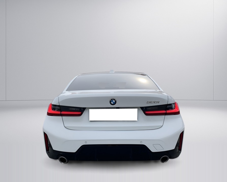 BMW Seria 3 320i (3)