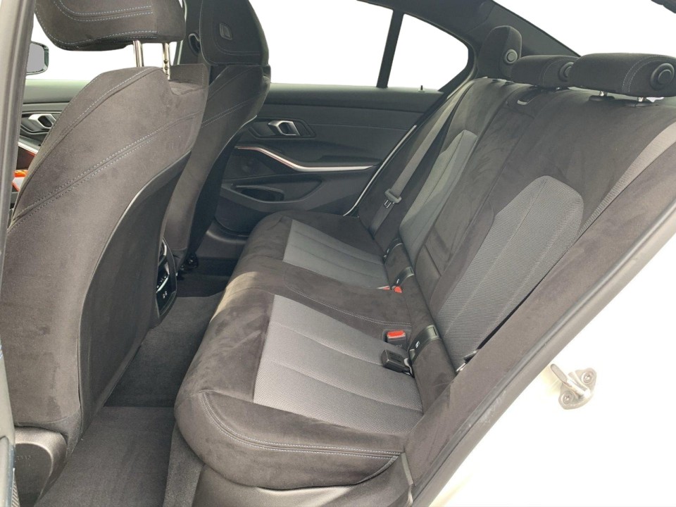 BMW Seria 3 320i - foto 23