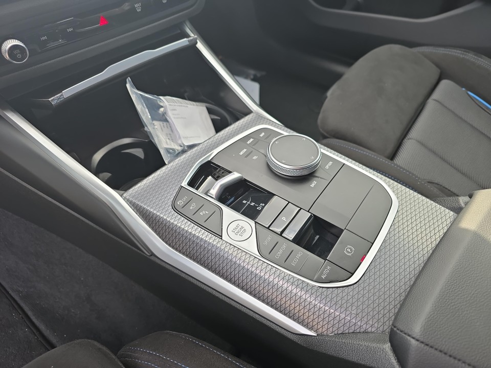 BMW Seria 3 320d - foto 14