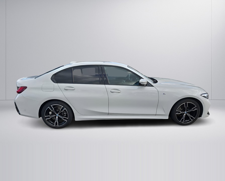 BMW Seria 3 320d (2)