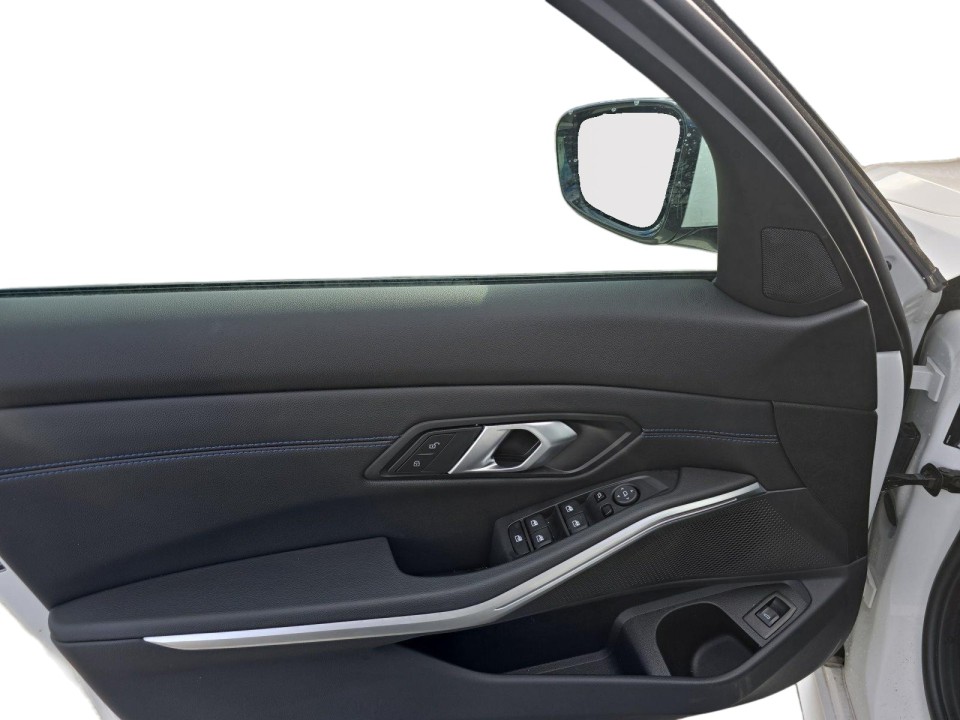 BMW Seria 3 320d - foto 18