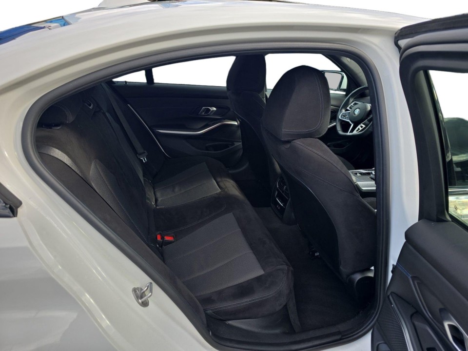 BMW Seria 3 320d - foto 16
