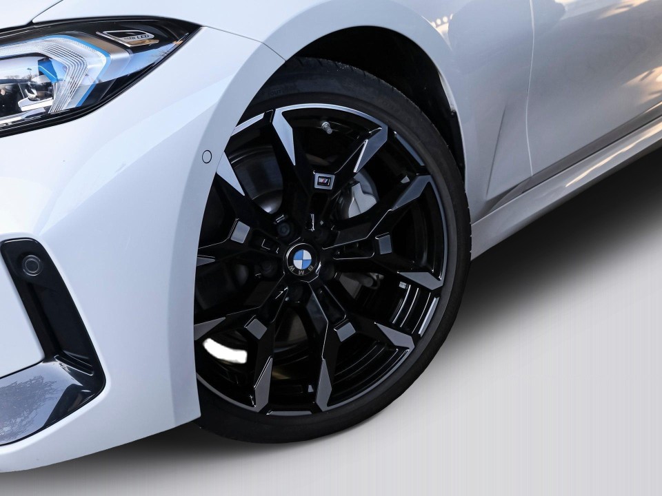 BMW Seria 3 330i xDrive - foto 20