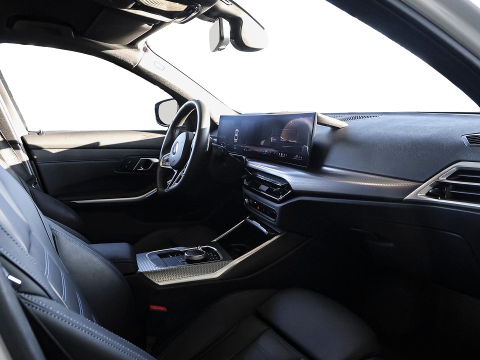 BMW Seria 3 330i xDrive - foto 10
