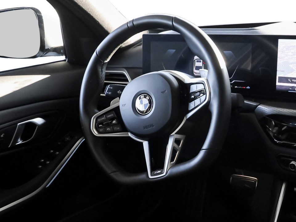 BMW Seria 3 330i xDrive - foto 6