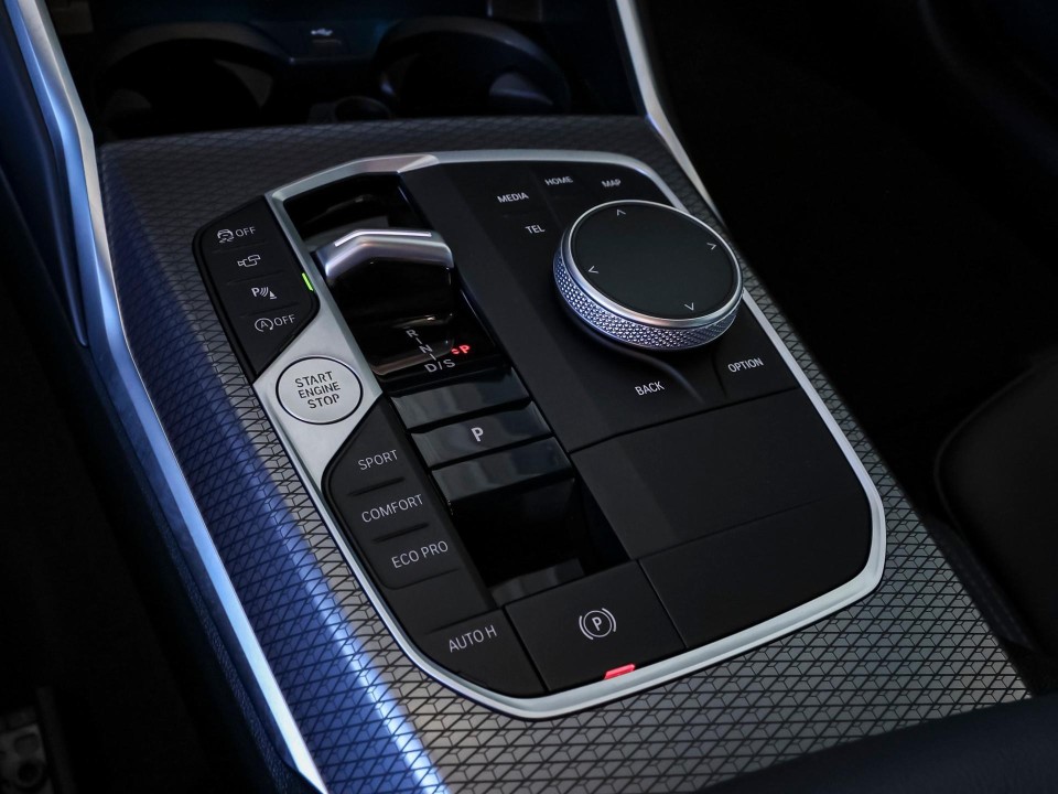 BMW Seria 3 330i xDrive - foto 11
