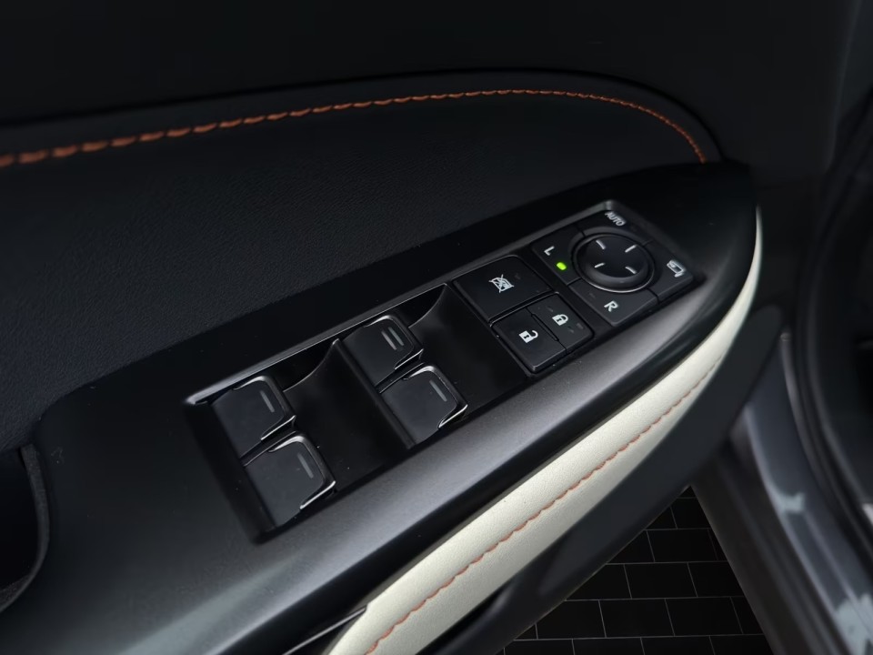 Lexus Seria NX 450h+ - foto 17