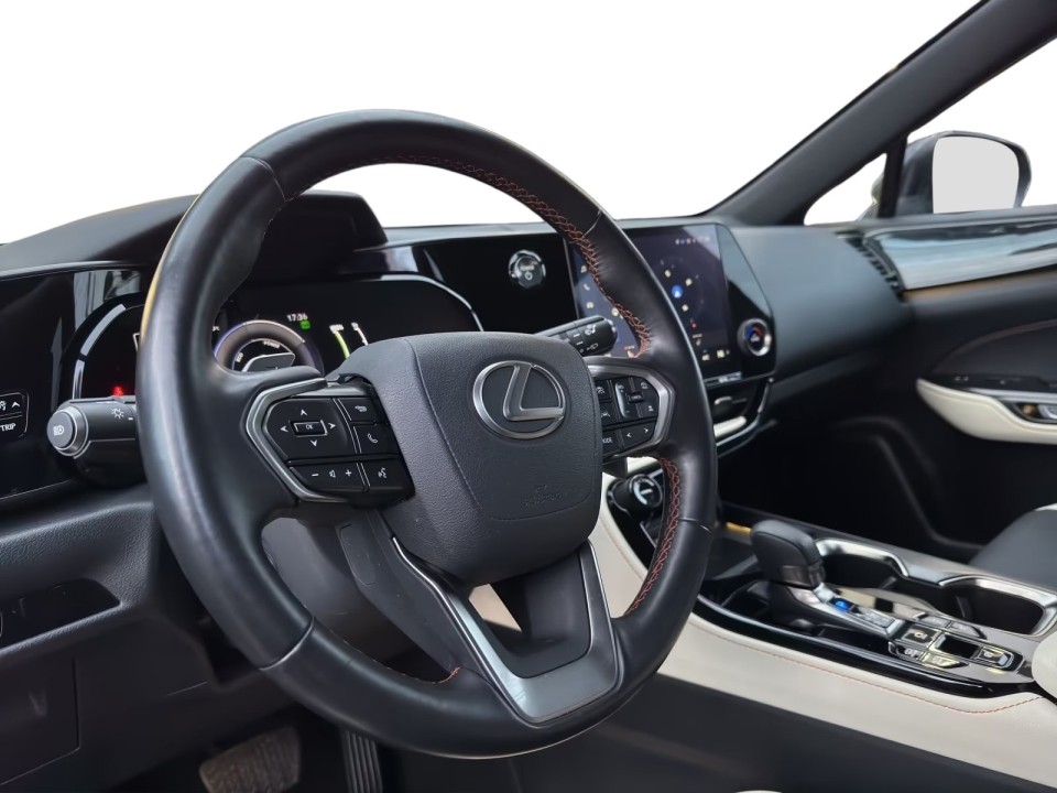 Lexus Seria NX 450h+ - foto 9