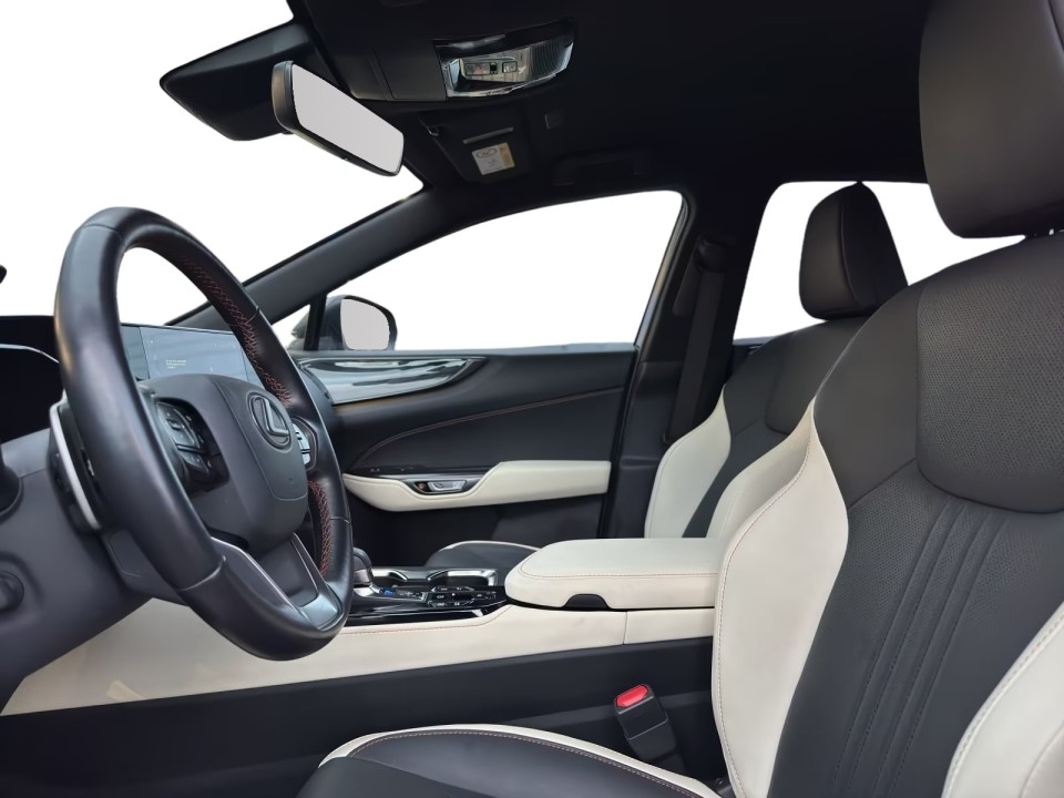 Lexus Seria NX 450h+ - foto 11