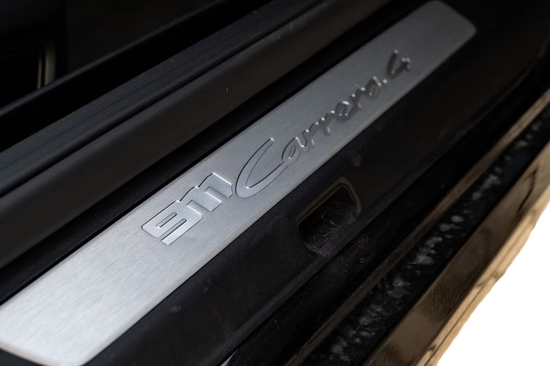 Porsche 911 Carrera 4 - foto 31