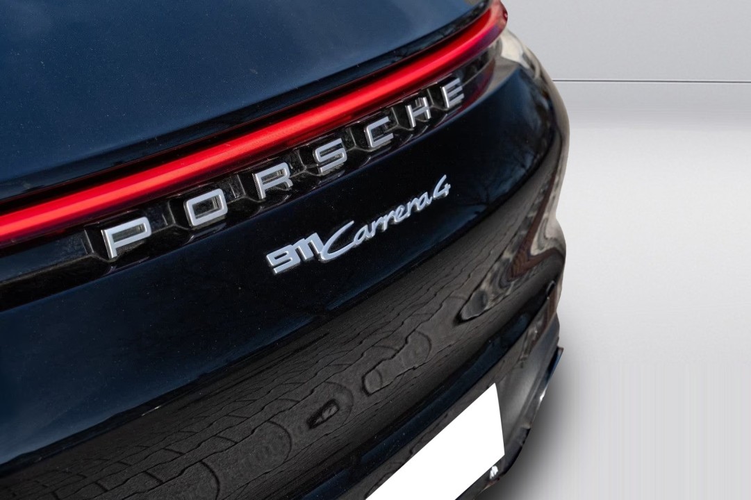Porsche 911 Carrera 4 - foto 35